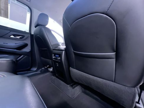 Used 2019 Chevrolet Traverse LT FWD image 41