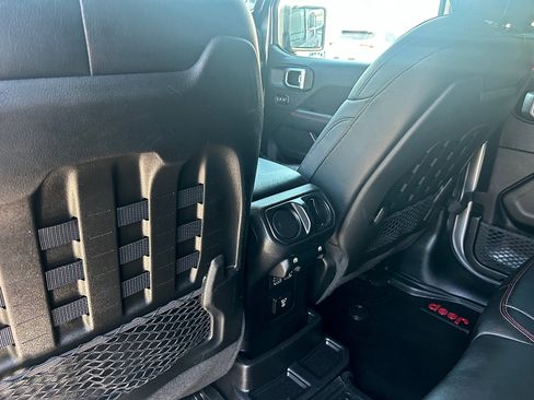 Used 2018 Jeep Wrangler Unlimited Rubicon AWD/4WD image 24