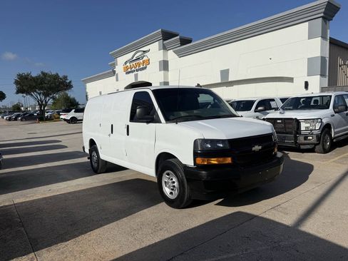 Used 2020 Chevrolet Express 2500 w/ Driver Convenience Package RWD image 2