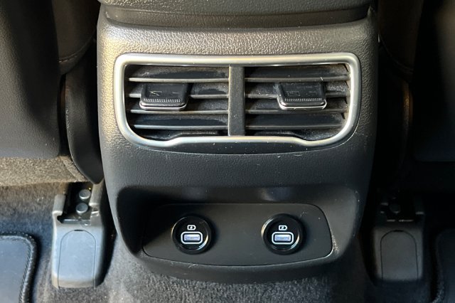 Used 2023 Hyundai Santa Fe SE FWD image 16