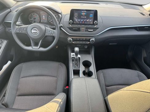 Used 2025 Nissan Altima 2.5 S FWD image 12