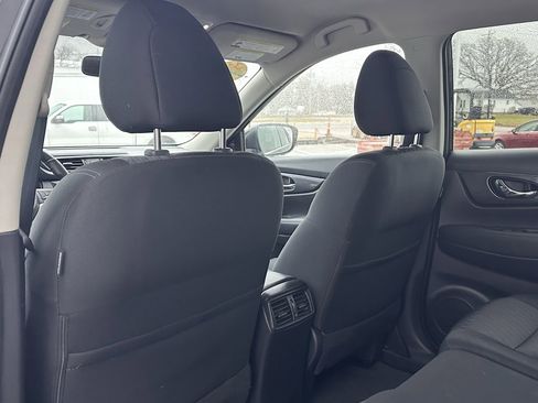 Used 2018 Nissan Rogue SV w/ Premium Package image 12