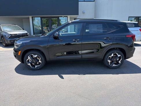New 2026 Kia Seltos S AWD/4WD image 2