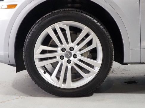 Used 2020 Audi Q5 Premium Plus w/ Premium Plus Package image 46