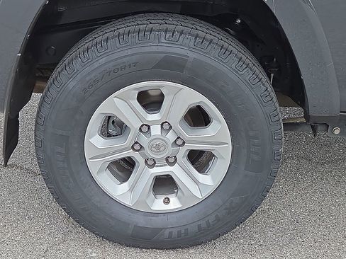 Used 2024 Toyota 4Runner SR5 AWD/4WD image 7