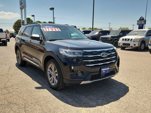 Certified 2025 Ford Explorer Active w/ Active Comfort Package AWD/4WD image 1