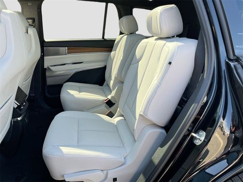 New 2026 Cadillac Vistiq Luxury image 24