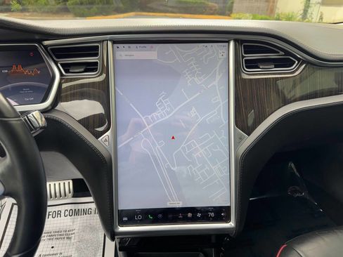 Used 2013 Tesla Model S Performance image 19