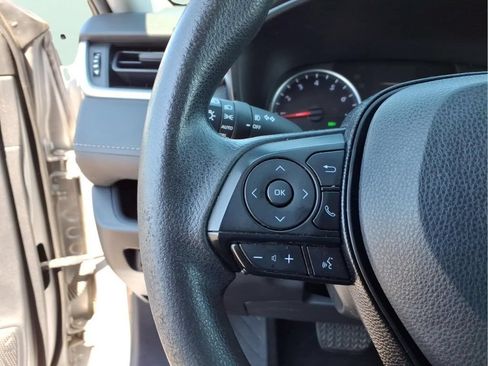 Used 2019 Toyota RAV4 XLE AWD/4WD image 19