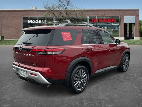 Certified 2024 Nissan Pathfinder SL w/ SL Premium Package image 4