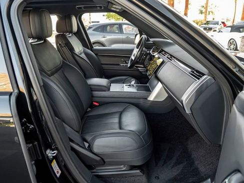 Used 2024 Land Rover Range Rover Long Wheelbase SE image 28