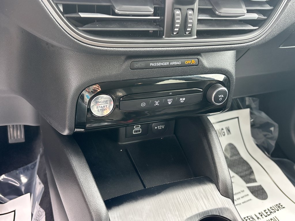 Used 2025 Ford Escape SE FWD image 33
