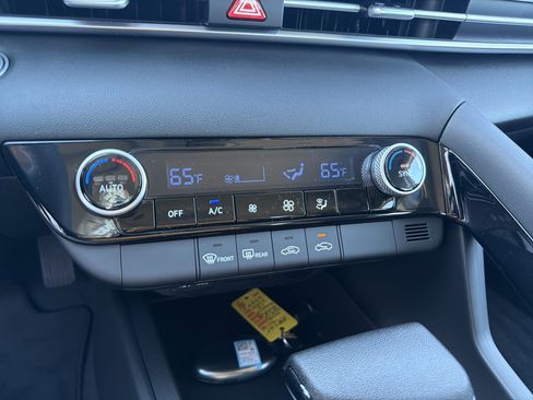 New 2026 Hyundai Elantra Blue image 16