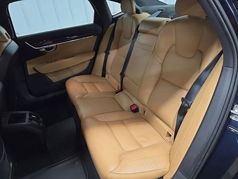 Used 2019 Volvo S90 T6 Momentum image 32