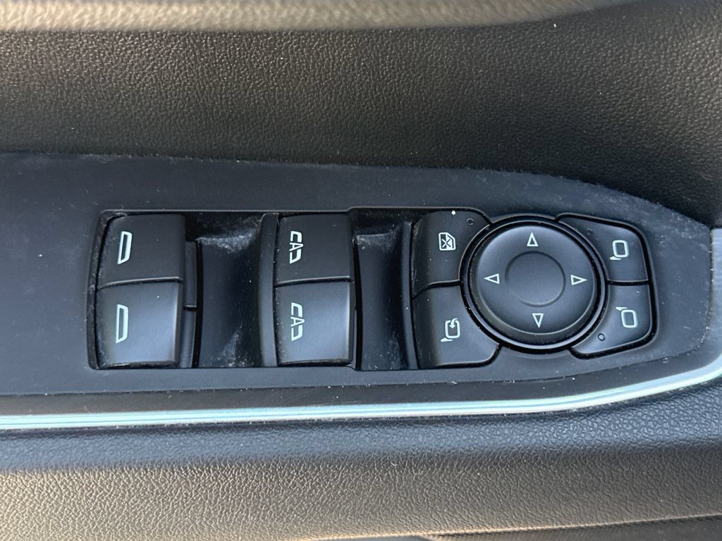 Used 2025 GMC Sierra 1500 SLT RWD image 14