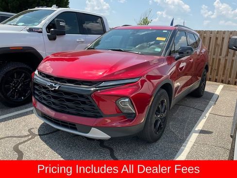 Used 2023 Chevrolet Blazer LT w/ Convenience Package FWD image 3