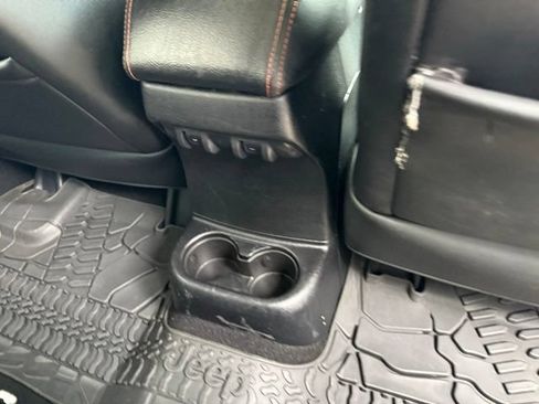 Used 2012 Jeep Wrangler Unlimited Sahara AWD/4WD image 86