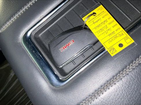 Used 2023 GMC Yukon Denali image 14