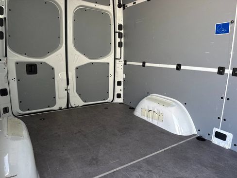 Used 2024 Mercedes-Benz Sprinter 2500 image 16