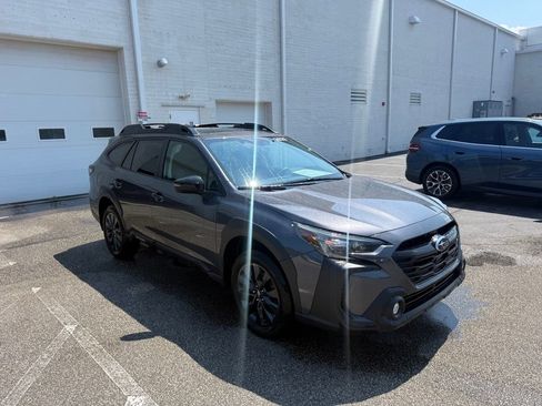Used 2025 Subaru Outback Onyx Edition XT AWD/4WD image 7