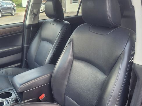 Used 2017 Subaru Outback 2.5i Limited image 12