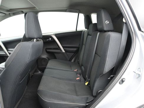 Used 2016 Toyota RAV4 XLE AWD/4WD image 10