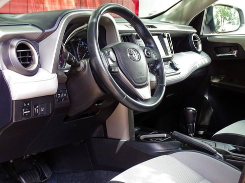 Used 2017 Toyota RAV4 XLE AWD/4WD image 22