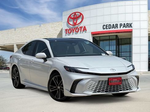 Used 2025 Toyota Camry XSE FWD image 1