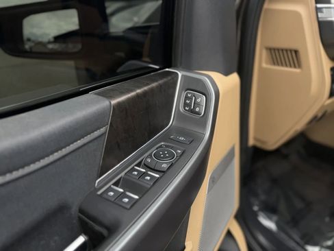Used 2024 Ford F250 Lariat w/ Lariat Ultimate Package AWD/4WD image 16