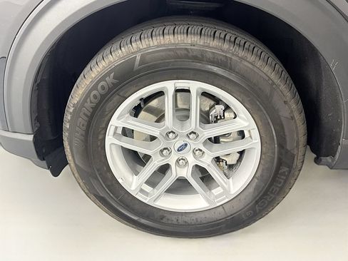 Used 2025 Ford Explorer Active AWD/4WD image 30