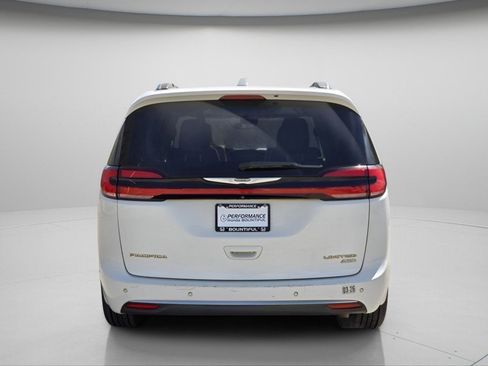Used 2021 Chrysler Pacifica Limited w/ Premium & Safety Sphere Group AWD/4WD image 21