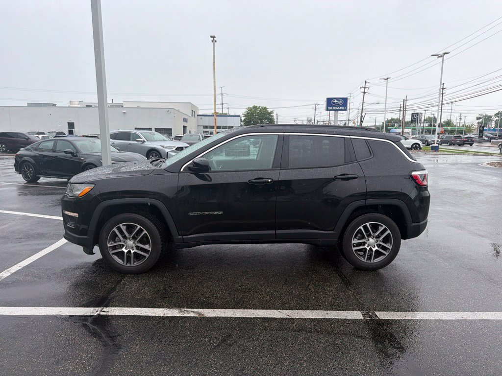Used 2018 Jeep Compass Latitude w/ Popular Equipment Group AWD/4WD image 4
