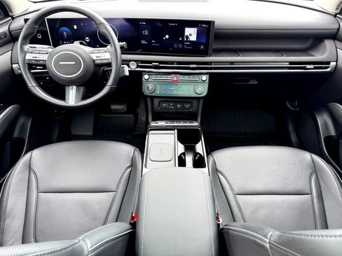 Used 2025 Hyundai Tucson Limited image 24