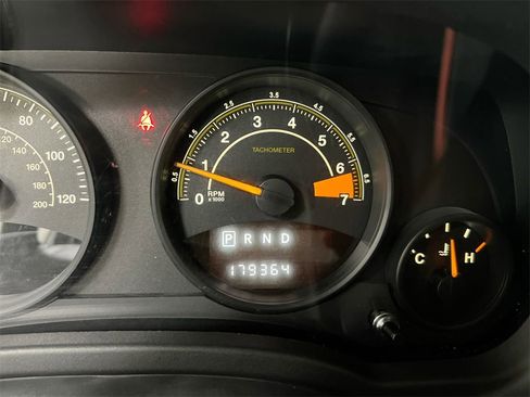 Used 2015 Jeep Patriot Sport w/ Tire & Wheel Group image 12