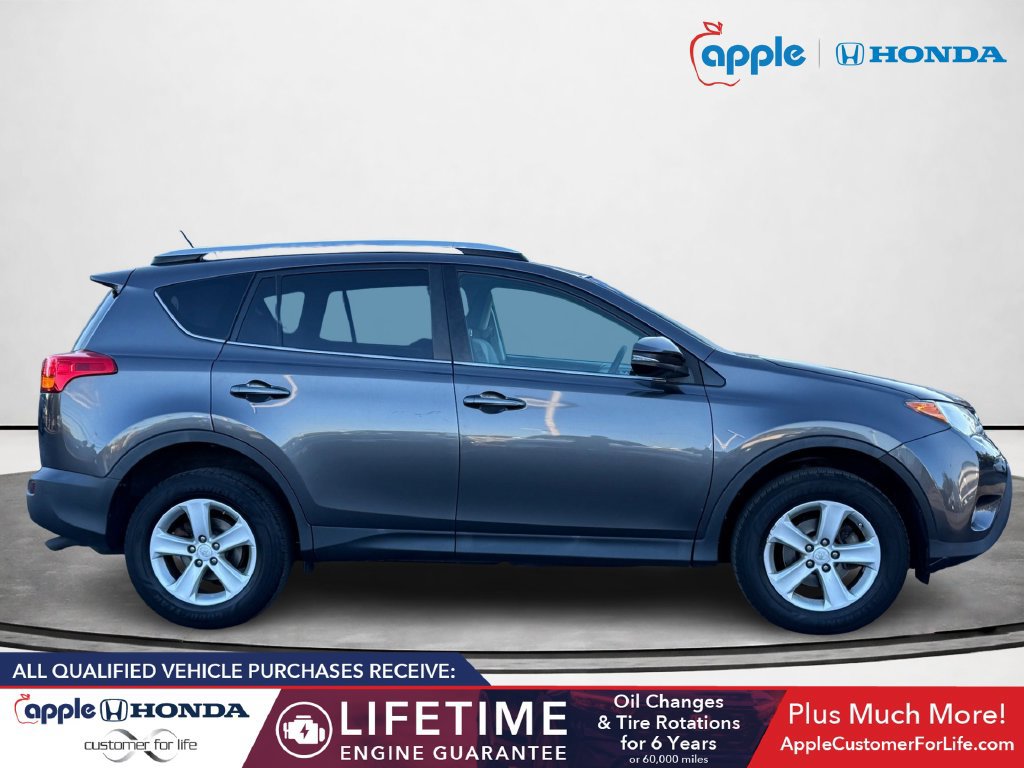 Used 2014 Toyota RAV4 XLE AWD/4WD image 2