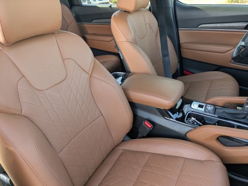 Certified 2025 Kia Telluride AWD image 11