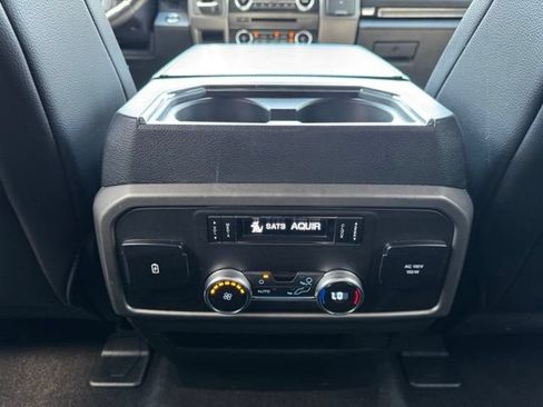 Used 2018 Ford Expedition XLT w/ Equipment Group 202A AWD/4WD image 10