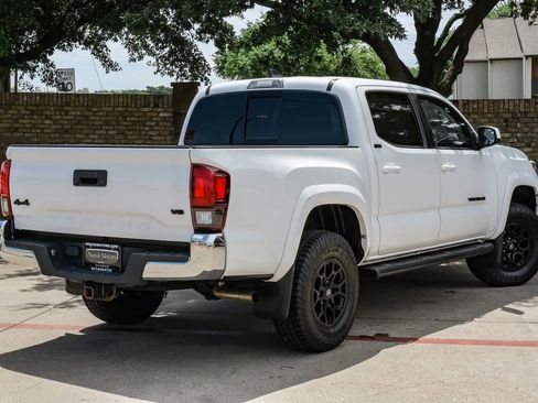 Used 2020 Toyota Tacoma SR5 image 15