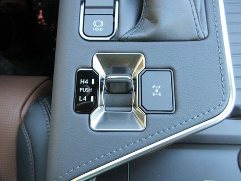 Used 2025 Lexus GX 550 w/ Accessory Package (2T) AWD/4WD image 54