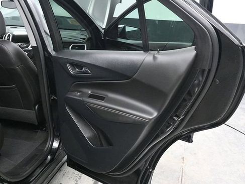 Used 2020 Chevrolet Equinox Premier image 11