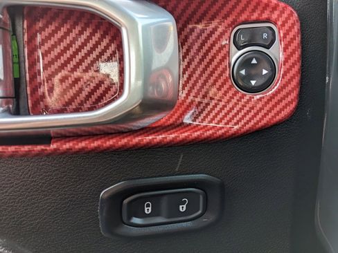 Used 2025 Jeep Wrangler Willys image 52