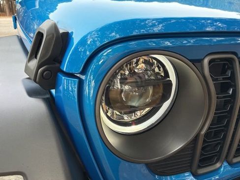 Used 2024 Jeep Wrangler Sport S image 9