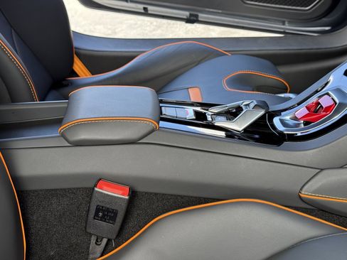 Used 2021 Lamborghini Huracan EVO image 62