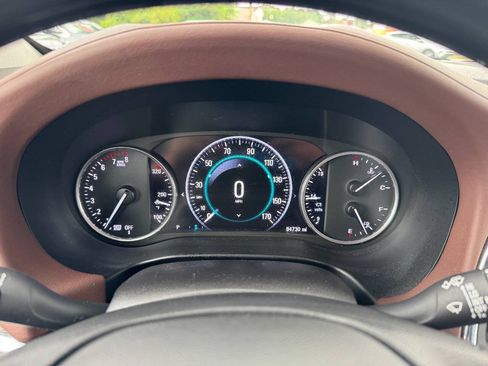 Used 2018 Buick Enclave Avenir AWD/4WD image 27