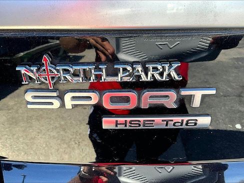 Used 2016 Land Rover Range Rover Sport HSE image 29