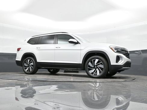 New 2026 Volkswagen Atlas SE image 24