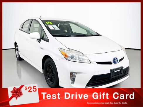 Used 2014 Toyota Prius Two image 1