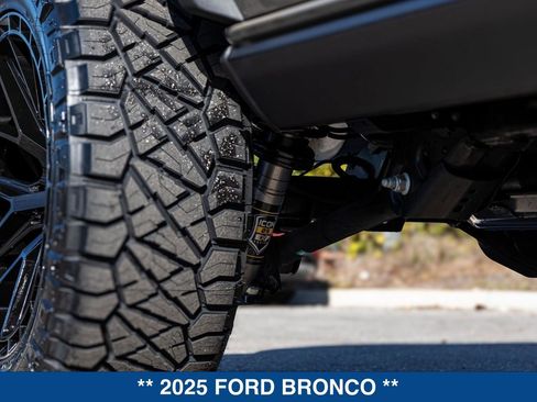 Used 2025 Ford Bronco Badlands AWD/4WD image 26
