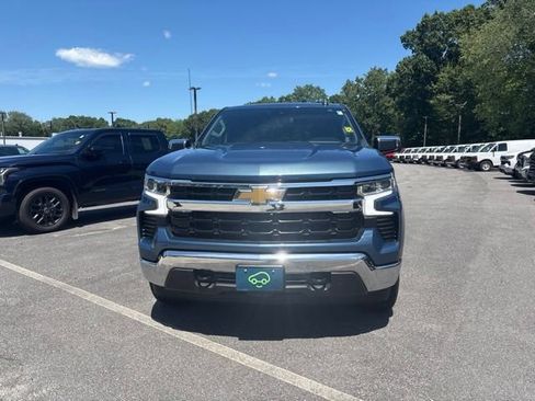 Used 2024 Chevrolet Silverado 1500 LT AWD/4WD image 3