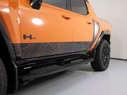 Used 2024 GMC Hummer EV 3X w/ LPO, Illumination Package image 42